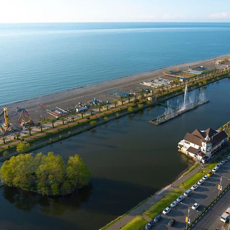 Seaside Resort In New Orbi Twins Μπατούμι Εξωτερικό φωτογραφία
